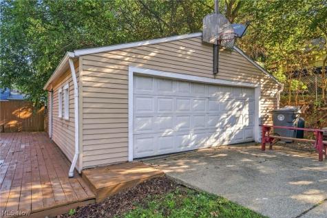 619 Garry Road Akron OH 44305