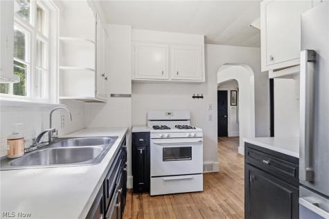 619 Garry Road Akron OH 44305