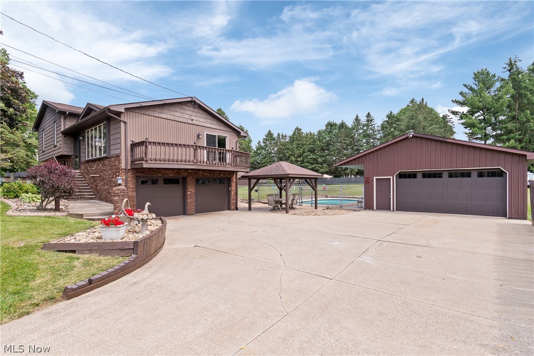 960 Karla Drive Green OH 44216