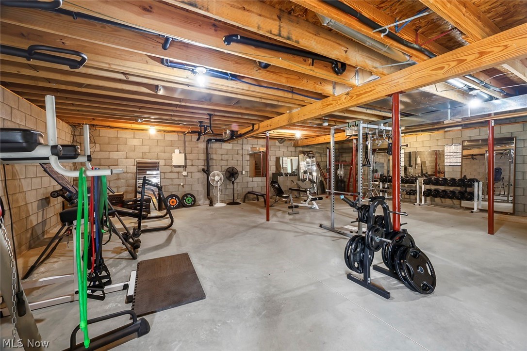 2343 Pleasant Hill Road NW New Philadelphia OH 44663
