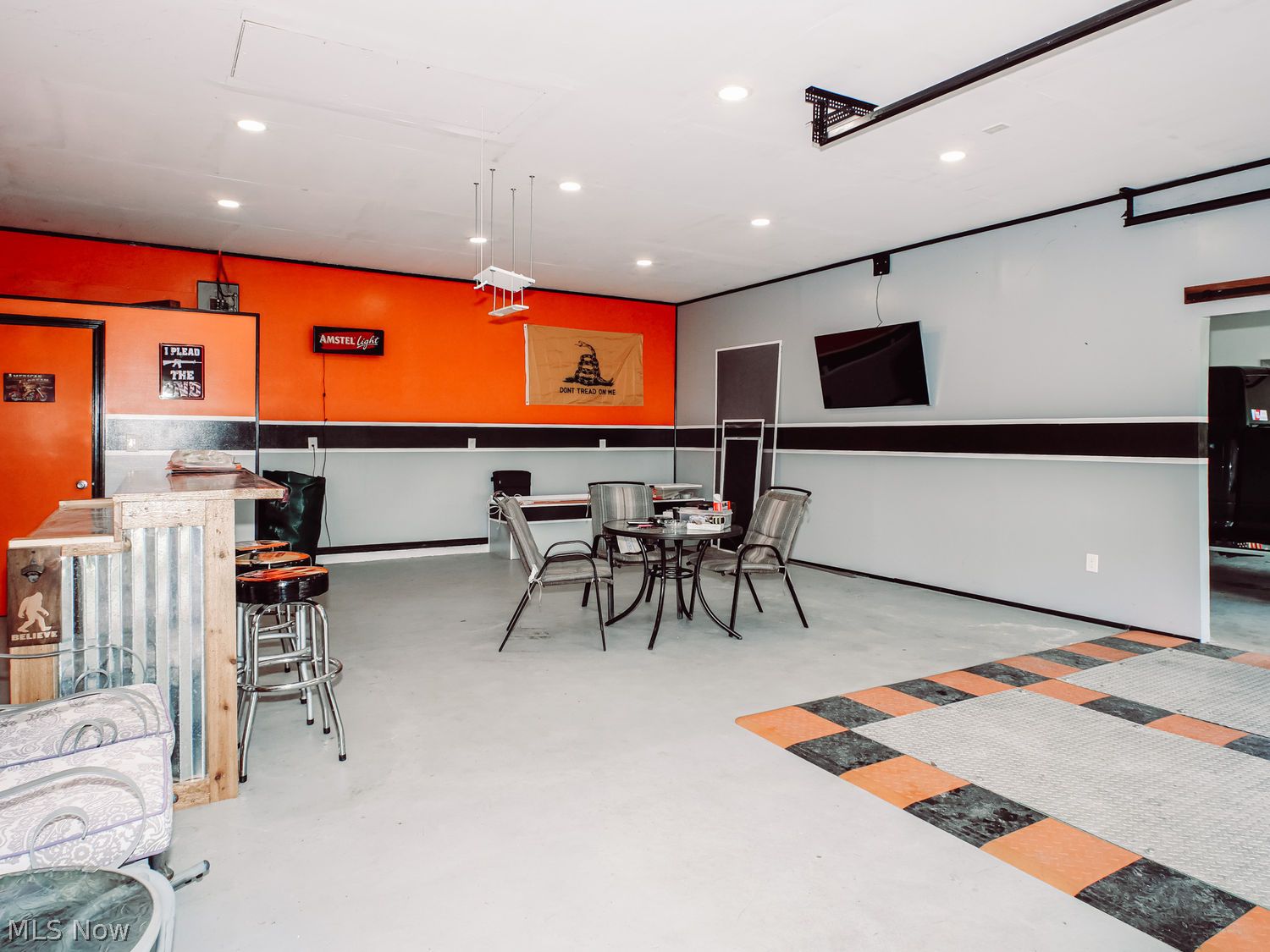 8104 S Salem Warren Road Canfield OH 44406