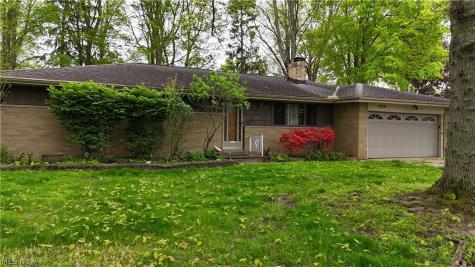 5229 Evergreen Drive North Olmsted OH 44070