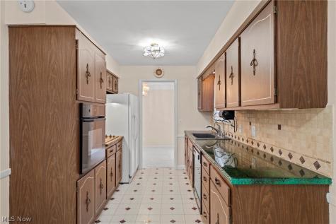 5229 Evergreen Drive North Olmsted OH 44070