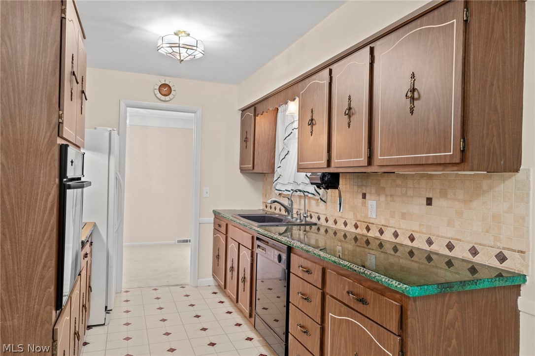 5229 Evergreen Drive North Olmsted OH 44070