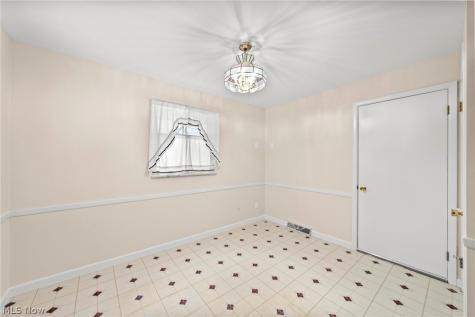 5229 Evergreen Drive North Olmsted OH 44070