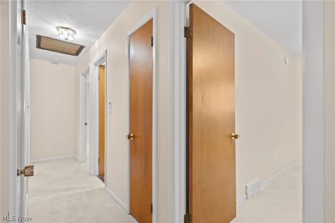 5229 Evergreen Drive North Olmsted OH 44070