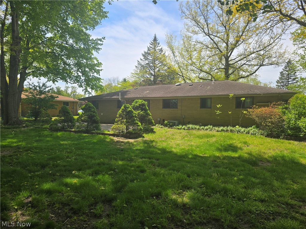 5229 Evergreen Drive North Olmsted OH 44070