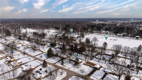 5229 Evergreen Drive North Olmsted OH 44070