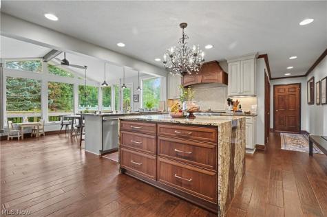 207 N Hayden Parkway Hudson OH 44236