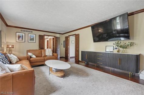 207 N Hayden Parkway Hudson OH 44236