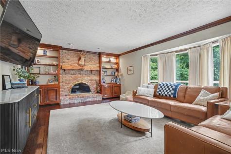 207 N Hayden Parkway Hudson OH 44236