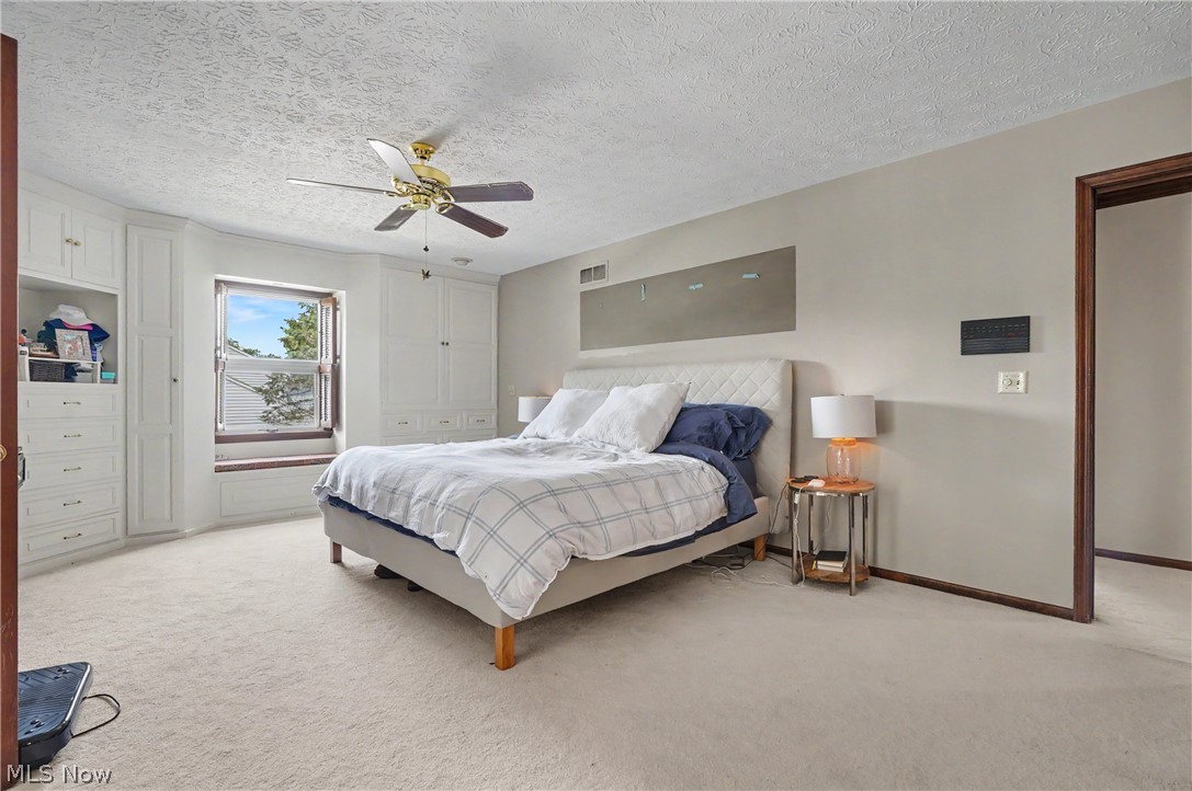 207 N Hayden Parkway Hudson OH 44236