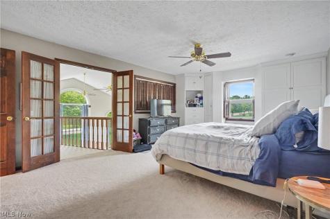 207 N Hayden Parkway Hudson OH 44236