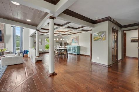 207 N Hayden Parkway Hudson OH 44236