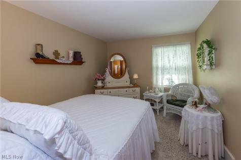 690 N Azalea Boulevard Barberton OH 44203