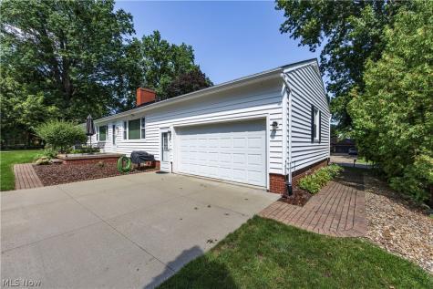 690 N Azalea Boulevard Barberton OH 44203