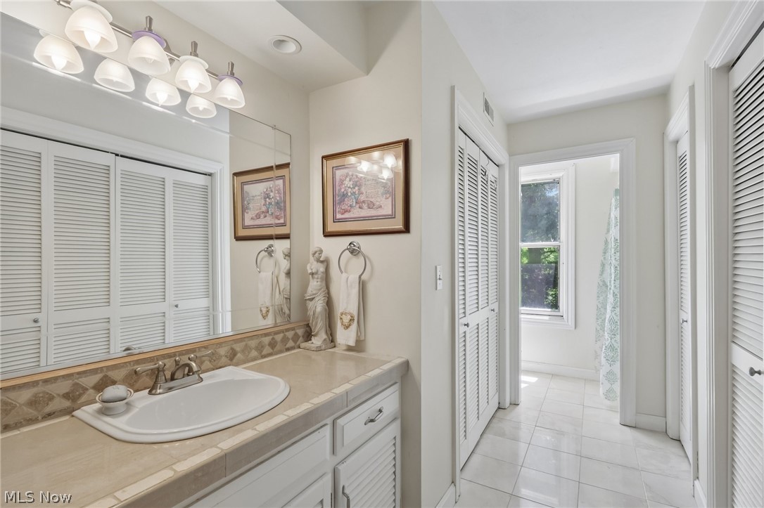 5785 Lamplighter Drive Girard OH 44420