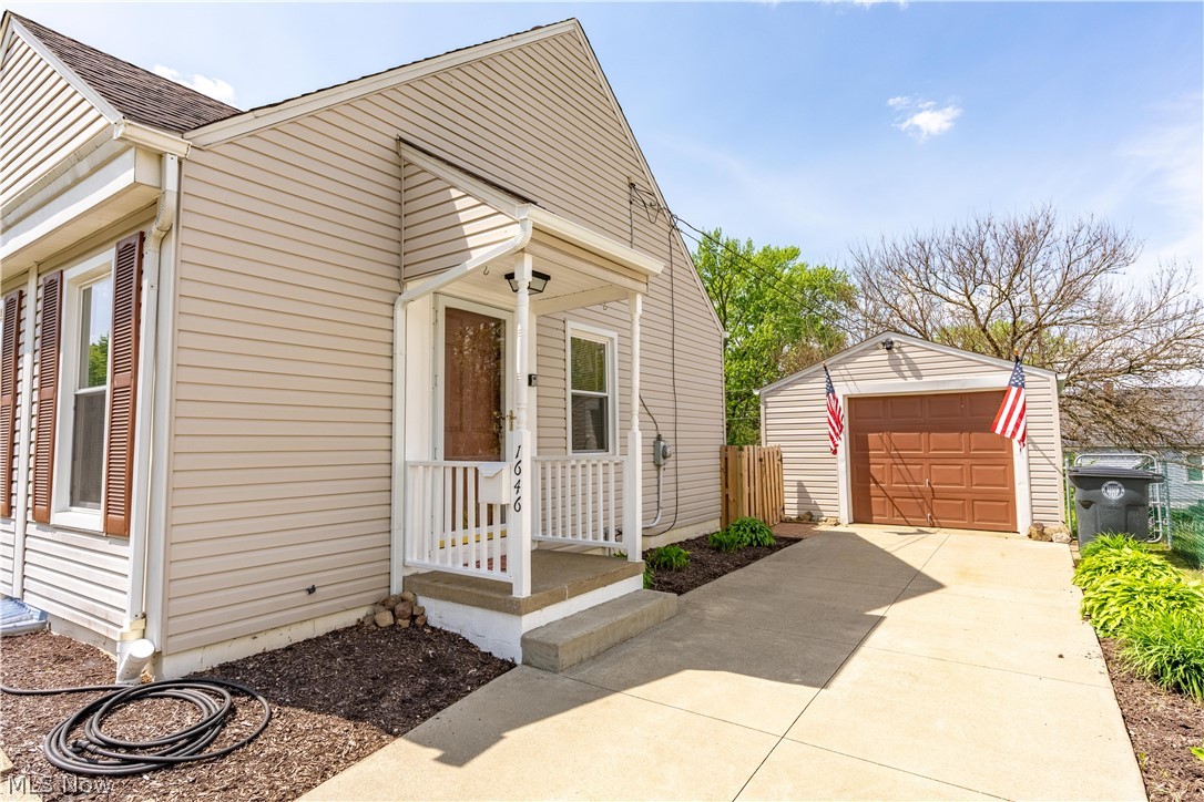 1646 Evergreen Avenue Akron OH 44301