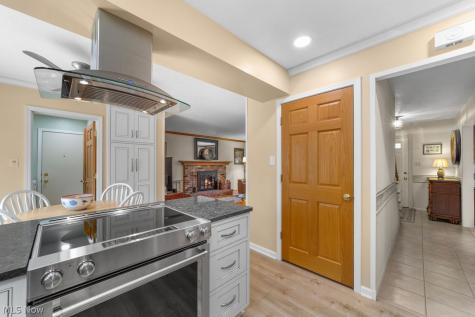 28511 Knickerbocker Road Bay Village OH 44140
