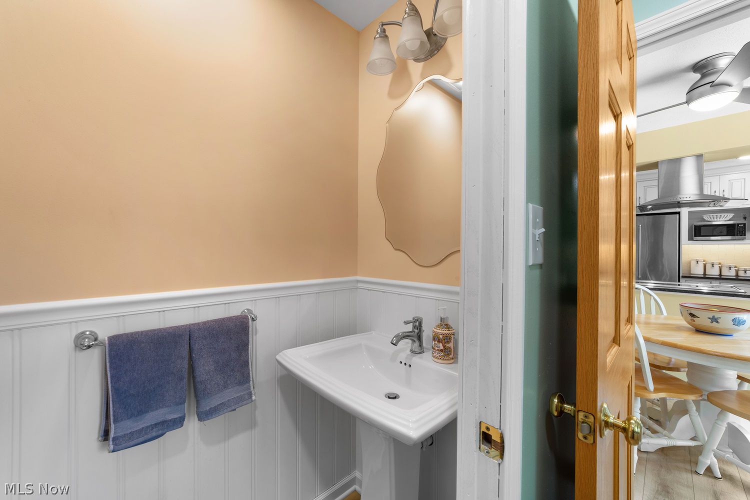 28511 Knickerbocker Road Bay Village OH 44140