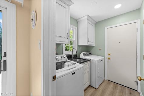 28511 Knickerbocker Road Bay Village OH 44140