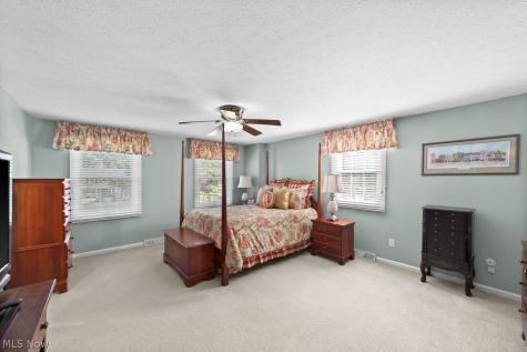 28511 Knickerbocker Road Bay Village OH 44140