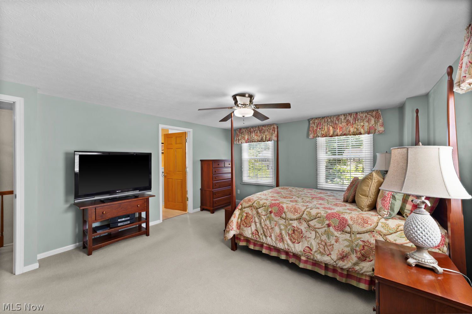 28511 Knickerbocker Road Bay Village OH 44140