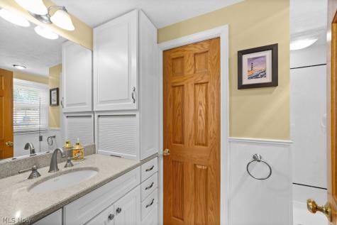 28511 Knickerbocker Road Bay Village OH 44140