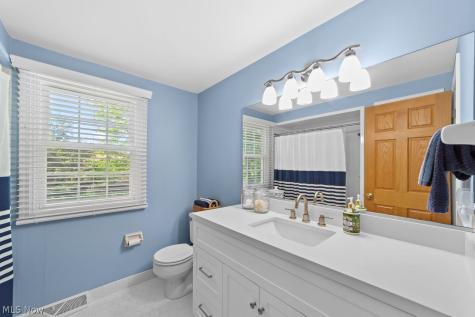 28511 Knickerbocker Road Bay Village OH 44140