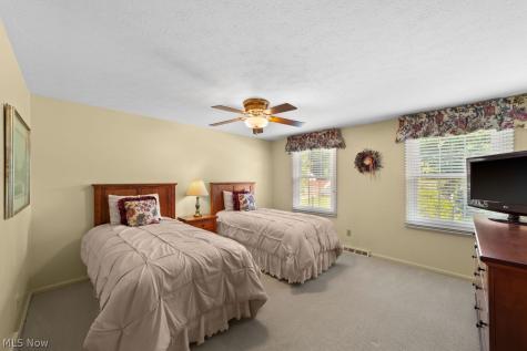 28511 Knickerbocker Road Bay Village OH 44140