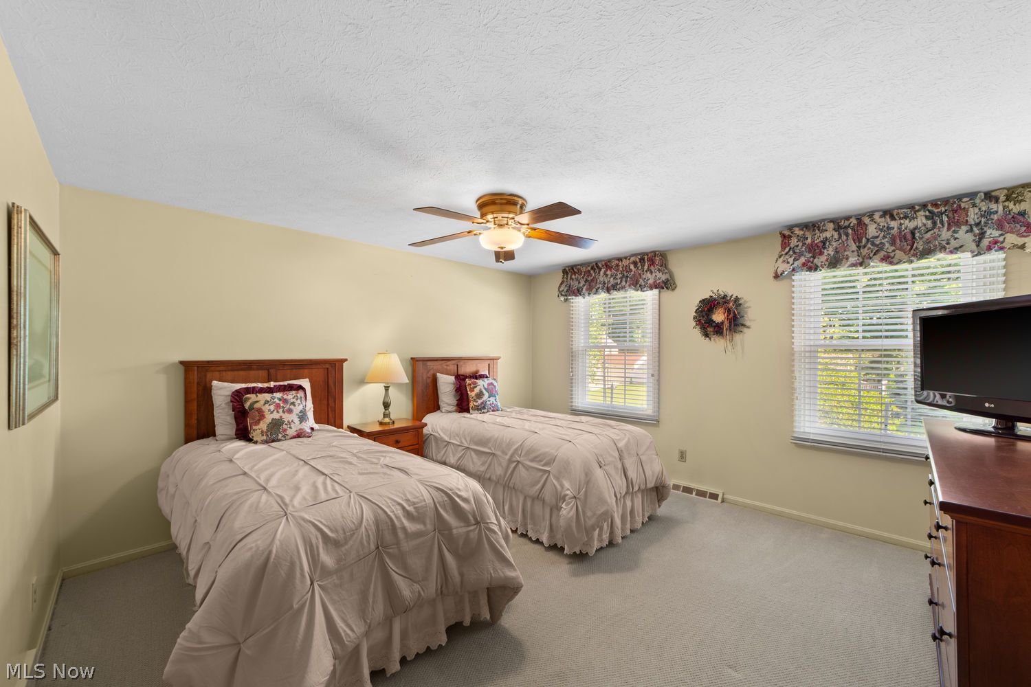 28511 Knickerbocker Road Bay Village OH 44140