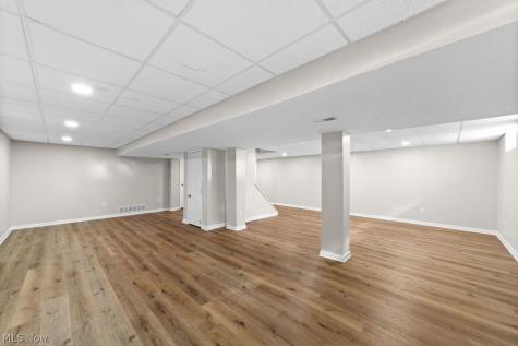 28511 Knickerbocker Road Bay Village OH 44140