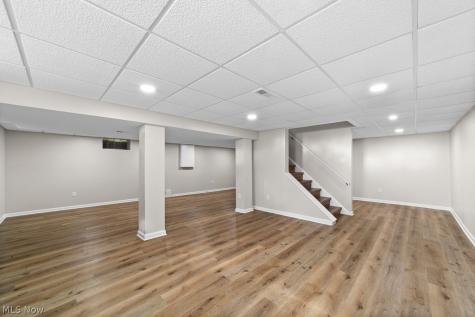 28511 Knickerbocker Road Bay Village OH 44140