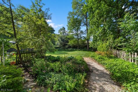 28511 Knickerbocker Road Bay Village OH 44140