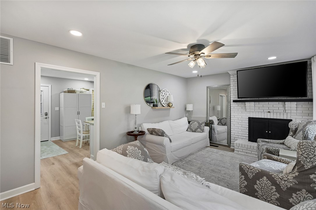 8041 Timberlane Warren OH 44484