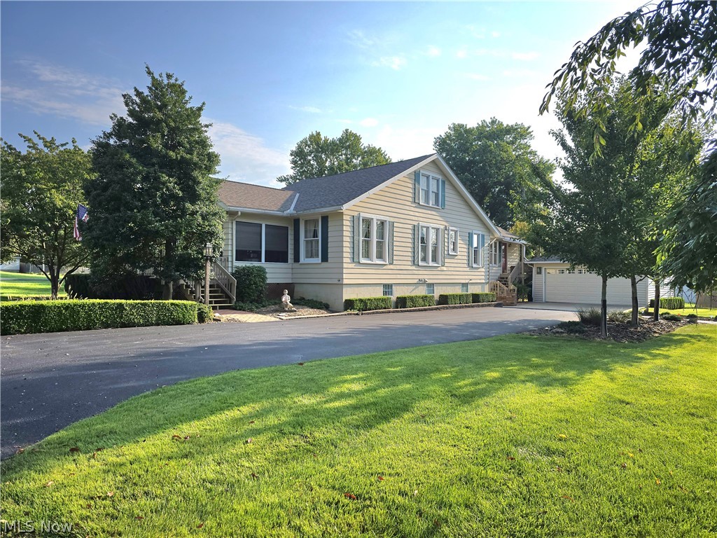 2448 Clarendon Avenue Zanesville OH 43701