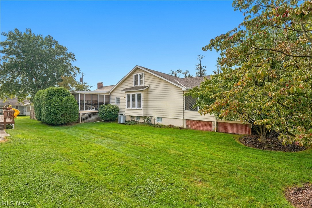 2448 Clarendon Avenue Zanesville OH 43701