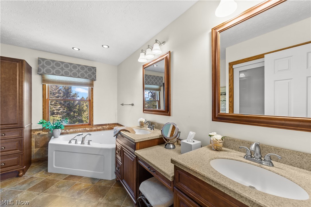 10050 Brookside Circle North Royalton OH 44133