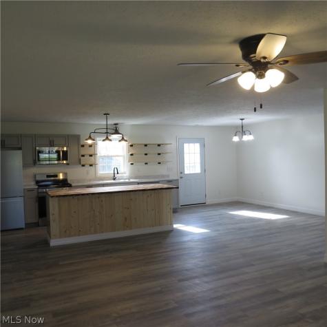 1487 Hillcrest Drive Atwater OH 44201
