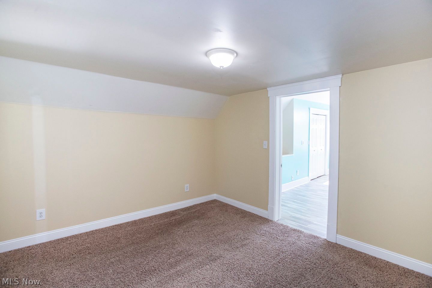 1483 Roycroft Avenue Lakewood OH 44107