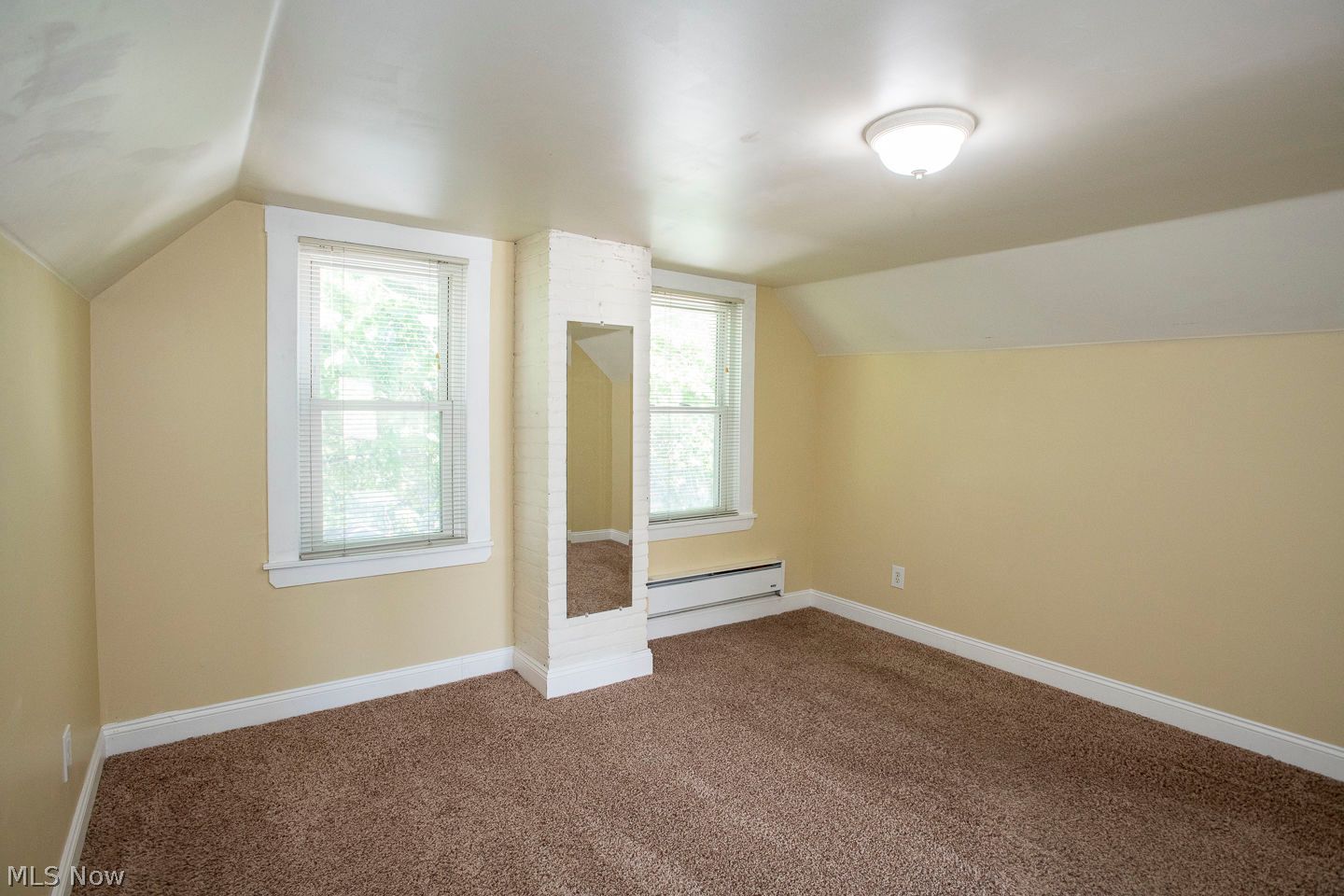 1483 Roycroft Avenue Lakewood OH 44107