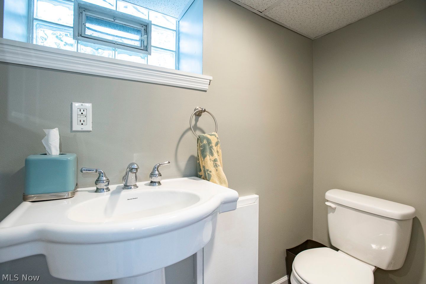 1483 Roycroft Avenue Lakewood OH 44107