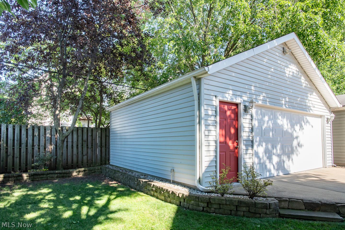 1483 Roycroft Avenue Lakewood OH 44107