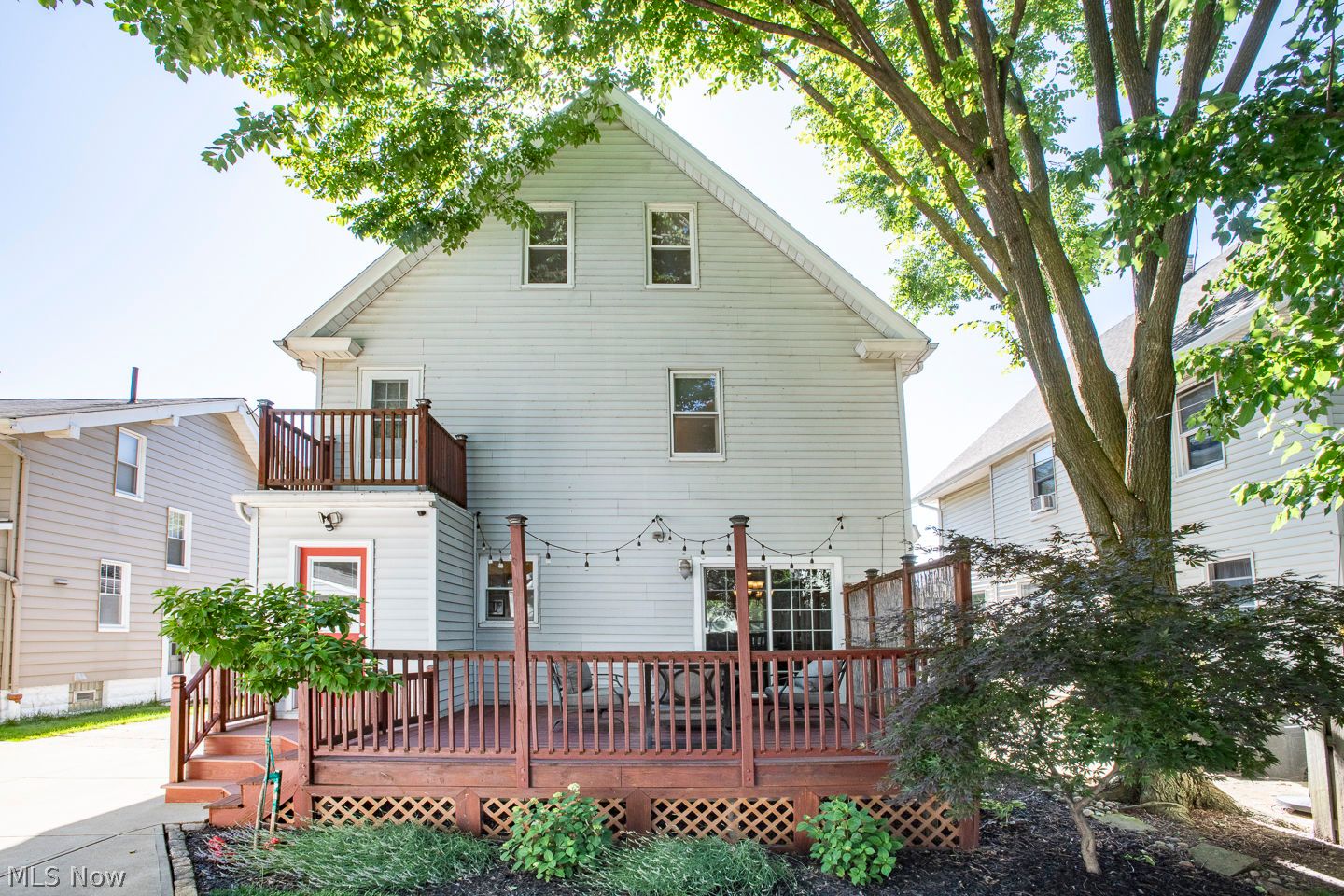 1483 Roycroft Avenue Lakewood OH 44107