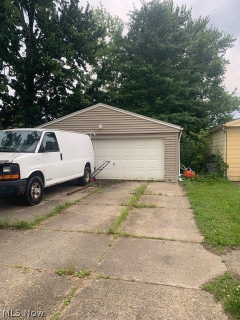 892 Wilder Avenue Elyria OH 44035