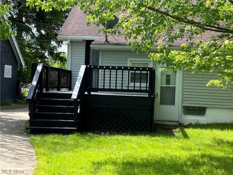 17005 Mapleboro Avenue Maple Heights OH 44137