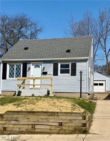 955 Iona Avenue Akron OH 44314