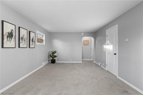 955 Iona Avenue Akron OH 44314