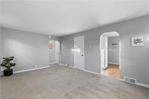 955 Iona Avenue Akron OH 44314