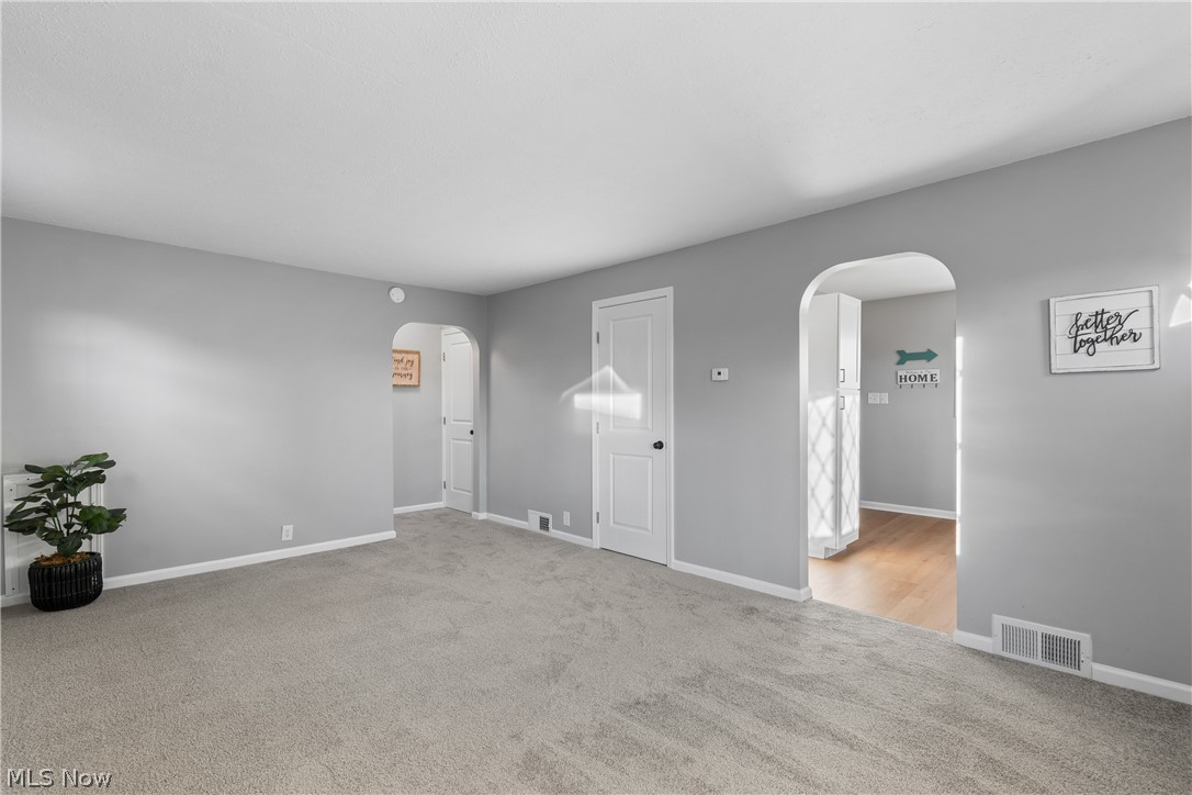 955 Iona Avenue Akron OH 44314